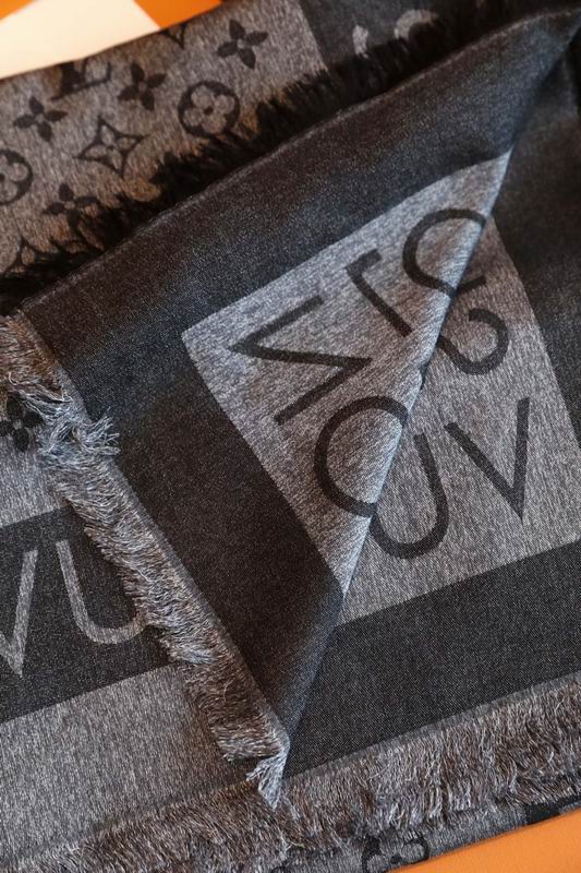 LV scarf 140X140cm 60%真丝 40%羊毛 E (18)
