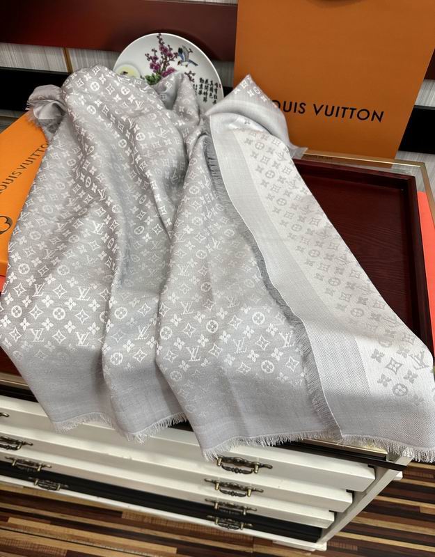 LV scarf 120X120cm 50%羊毛 50%羊绒 E (8)