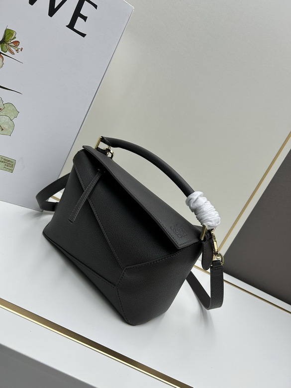 Loewe 062206 24x10 5x16cm jj1_1