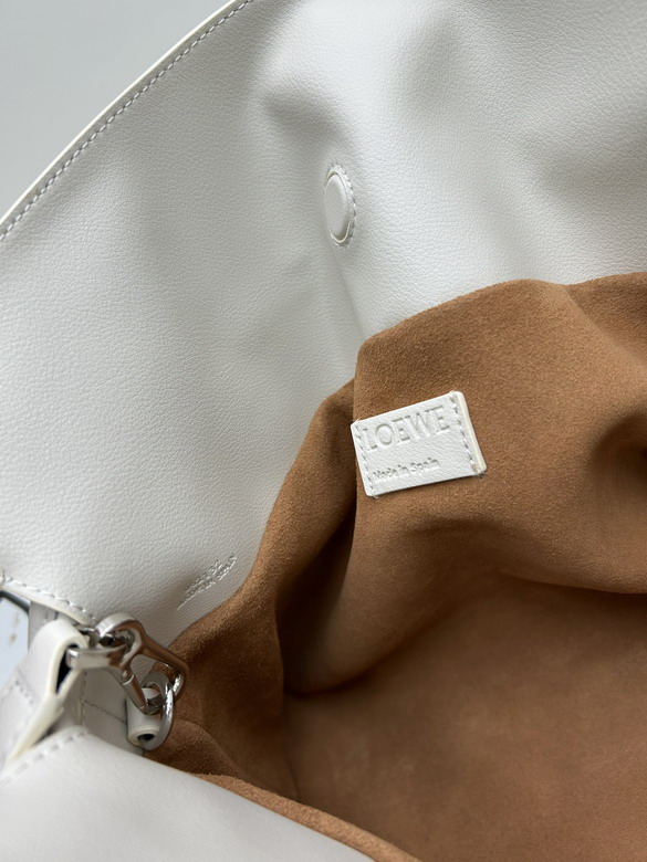 Loewe S062 30x24 5x10 5cm jj1_1