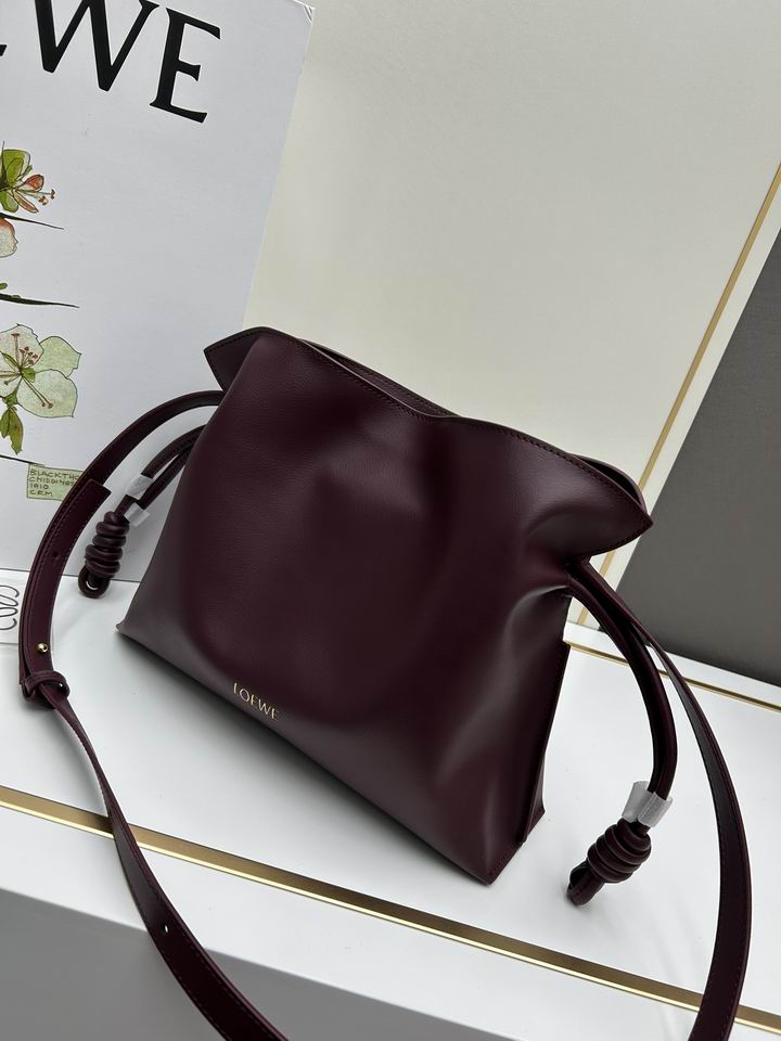 Loewe S062 30x24.5x10.5cm jj_1