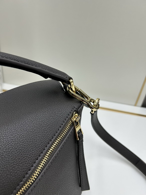 Loewe 062206 24x10 5x16cm jj1_1