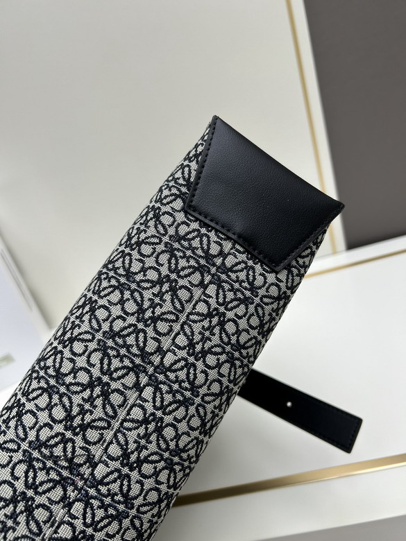 Loewe Buckle S10955 40x9x33cm jj1_1