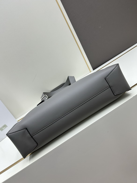 Loewe Buckle S10955 40x9x33cm jj2_1