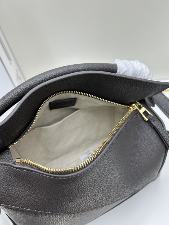 Loewe 062206 24x10 5x16cm jj1_1