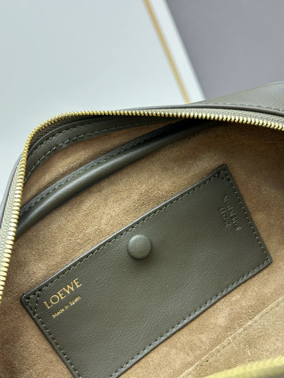 Loewe S062417 23x10x11cm jj1_1