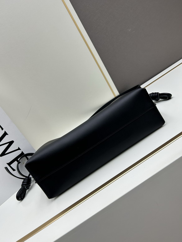 Loewe S062 30x24 5x10 5cm jj_1