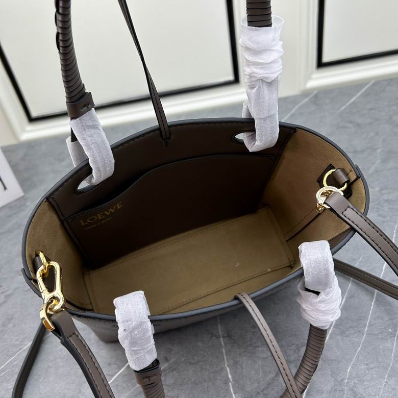 Loewe S652152 22x9x19.5cm ww (1)