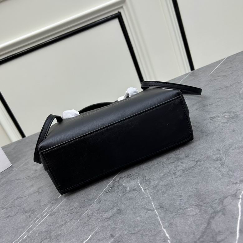Loewe S652152 22x9x19.5cm ww (1)
