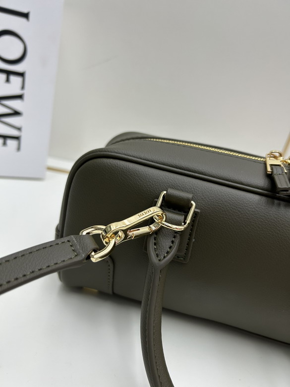 Loewe S062417 23x10x11cm jj1_1
