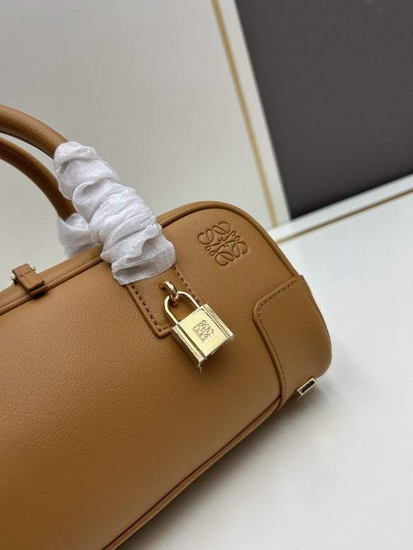 Loewe S062417 23x10x11cm jj2_1