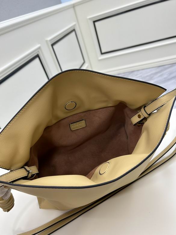 Loewe S062 30x24.5x10.5cm ww (1)