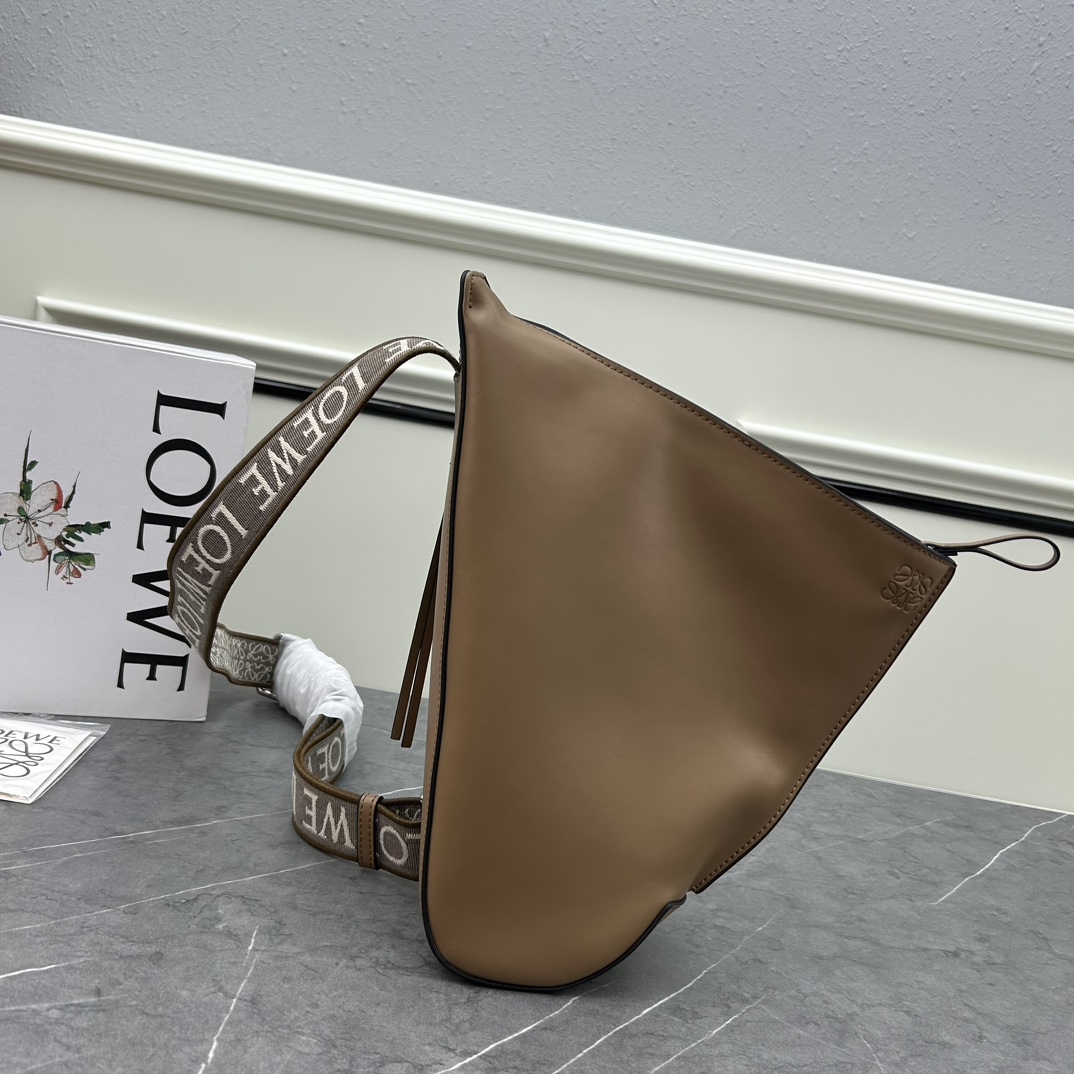 Loewe S327 34x17.5x13cm ww (1)