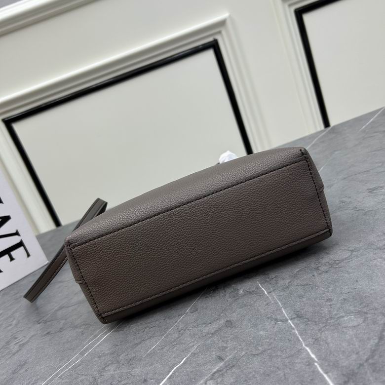 Loewe S652152 22x9x19.5cm ww (1)