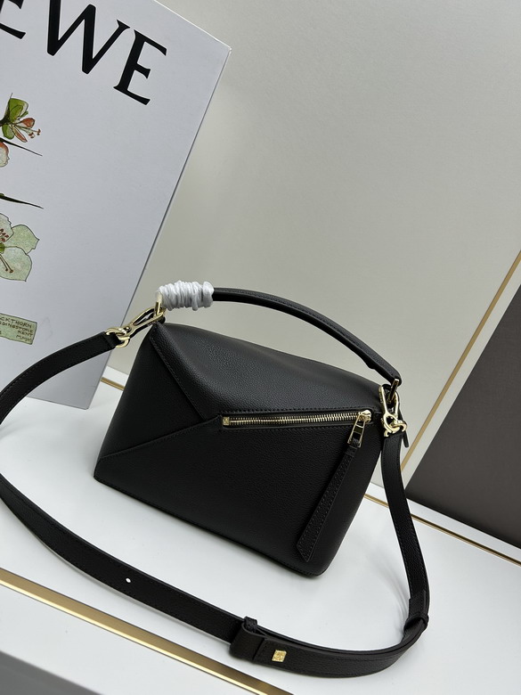 Loewe 062206 24x10 5x16cm jj1_1