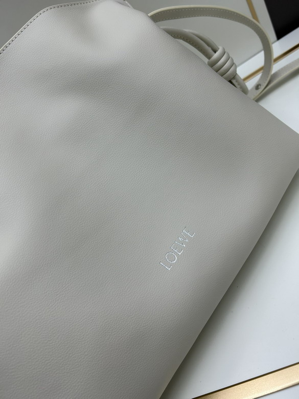 Loewe S062 30x24 5x10 5cm jj1_1