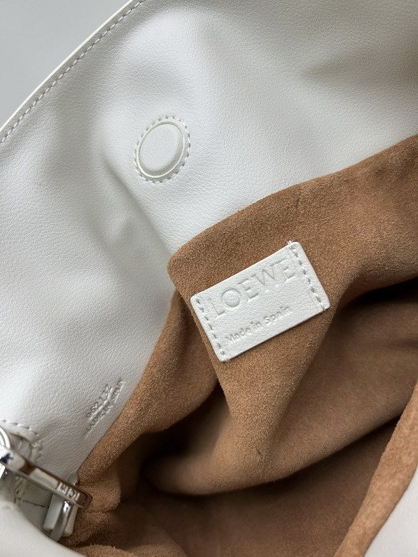 Loewe S063 22 5x18x9cm jj1_1