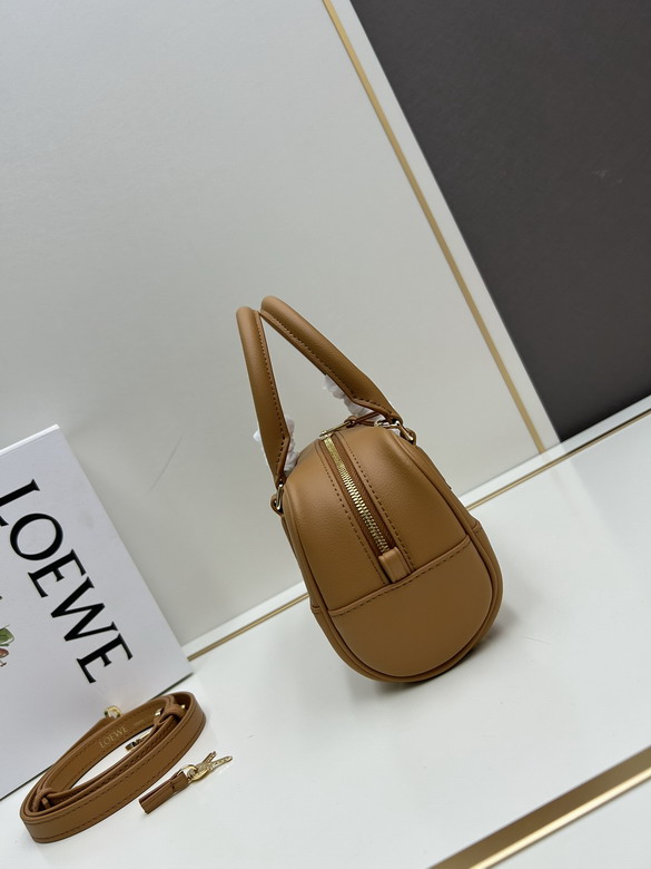 Loewe S062417 23x10x11cm jj2_1
