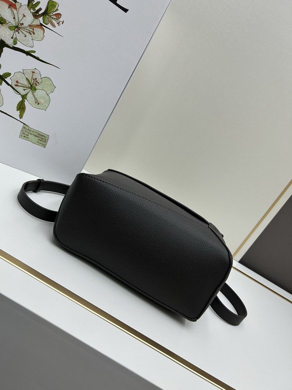 Loewe 062206 24x10 5x16cm jj1_1