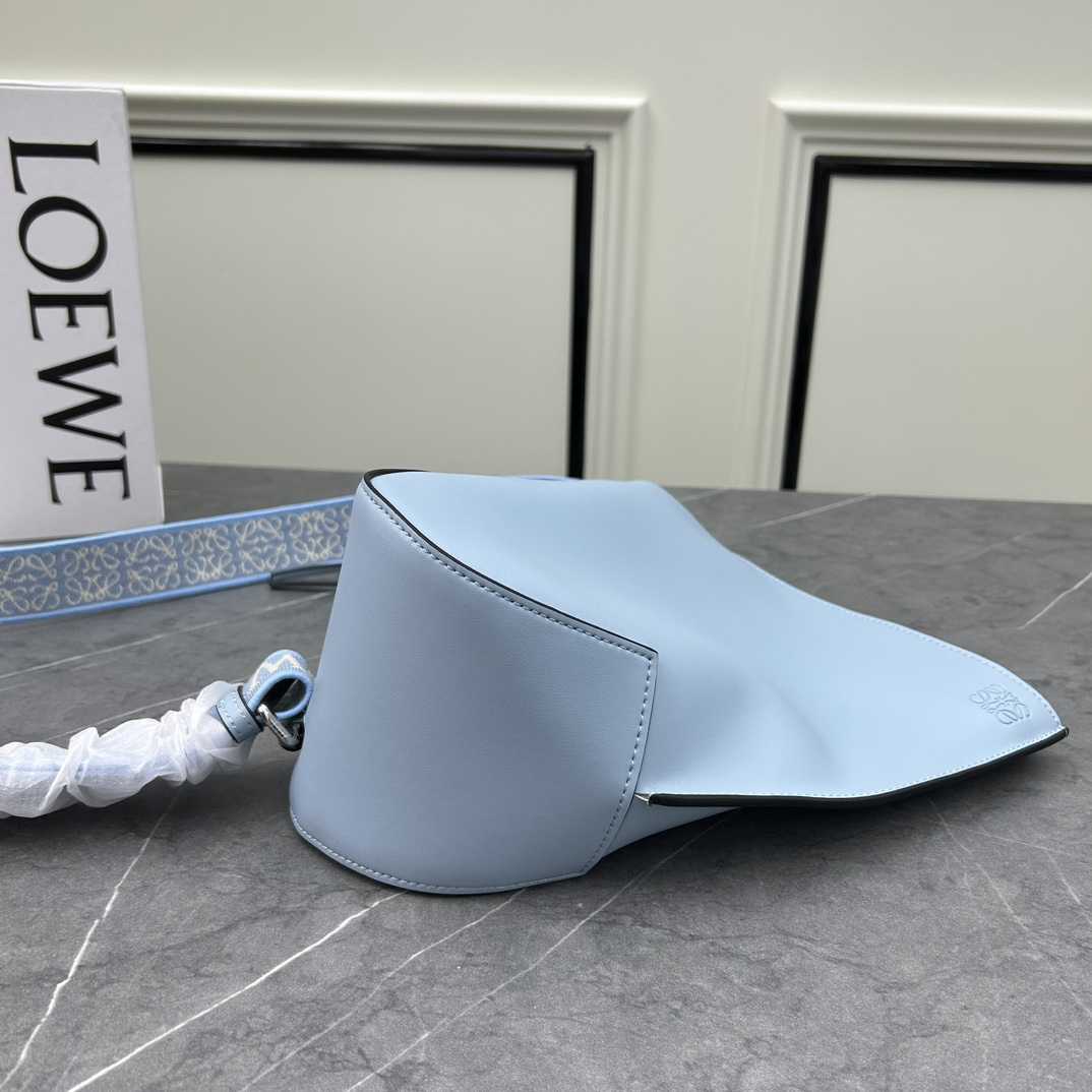 Loewe S327 34x17.5x13cm ww (1)