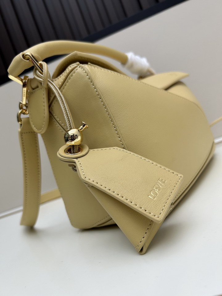 Loewe S25050527 24x16 5x10 5cm jj2_1