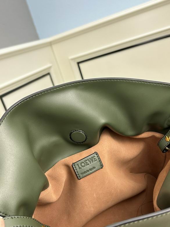 Loewe S062 30x24.5x10.5cm ww (1)