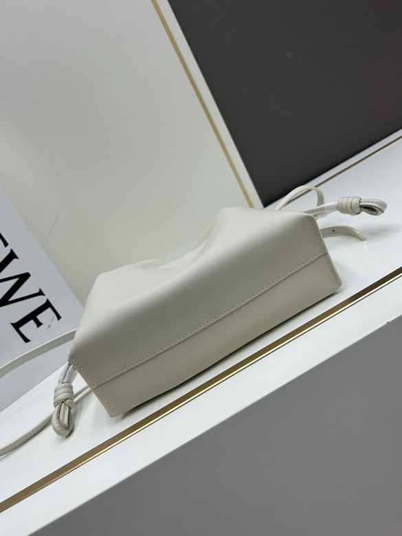 Loewe S063 22 5x18x9cm jj1_1