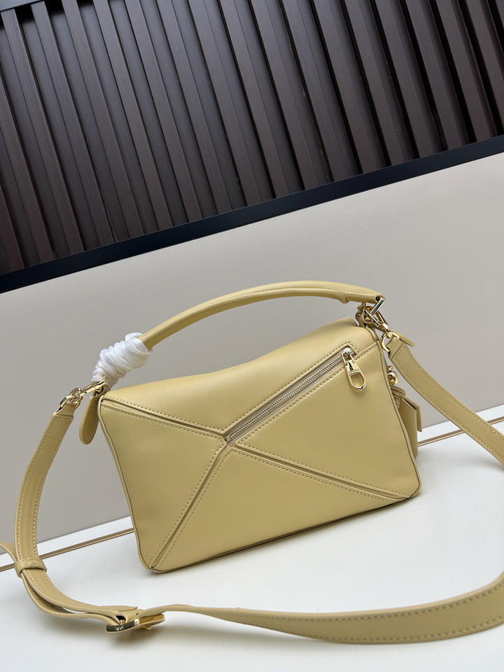 Loewe S25050527 24x16 5x10 5cm jj2_1