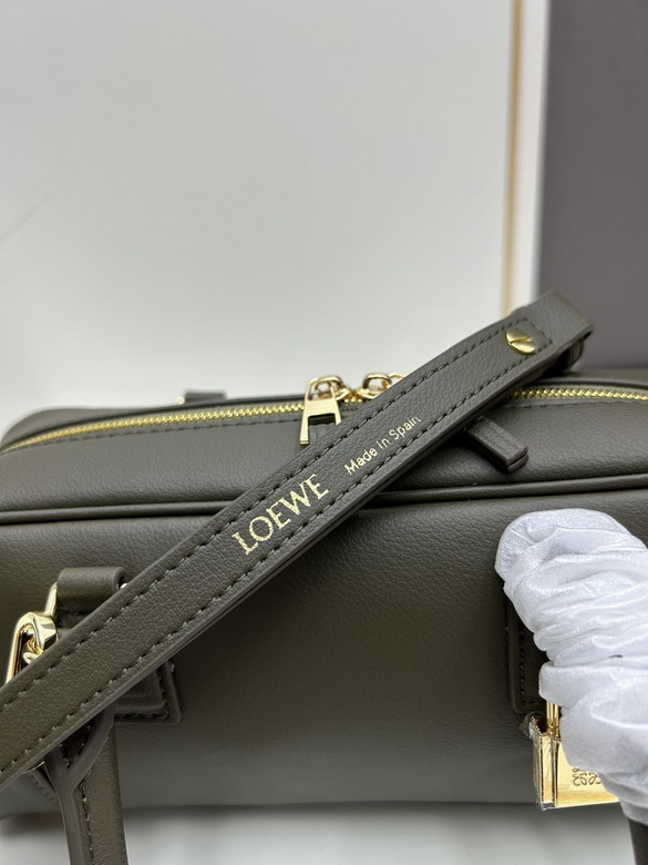 Loewe S062417 23x10x11cm jj1_1