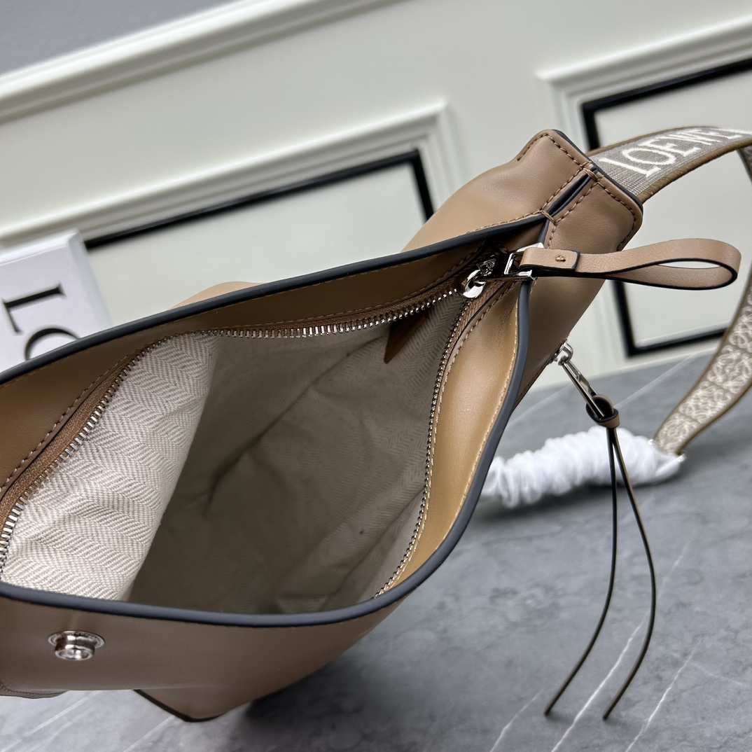 Loewe S327 34x17.5x13cm ww (1)