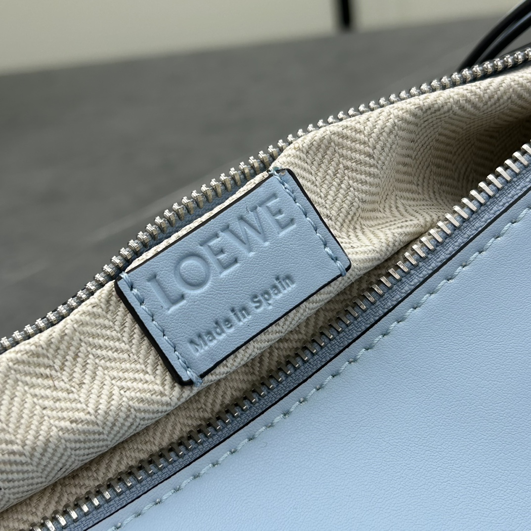Loewe S327 34x17.5x13cm ww (1)