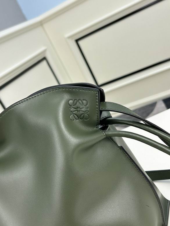 Loewe S062 30x24.5x10.5cm ww (1)