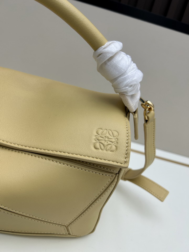 Loewe S25050527 24x16 5x10 5cm jj2_1