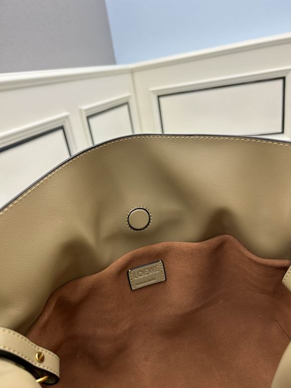 Loewe S062 30x24.5x10.5cm ww (1)