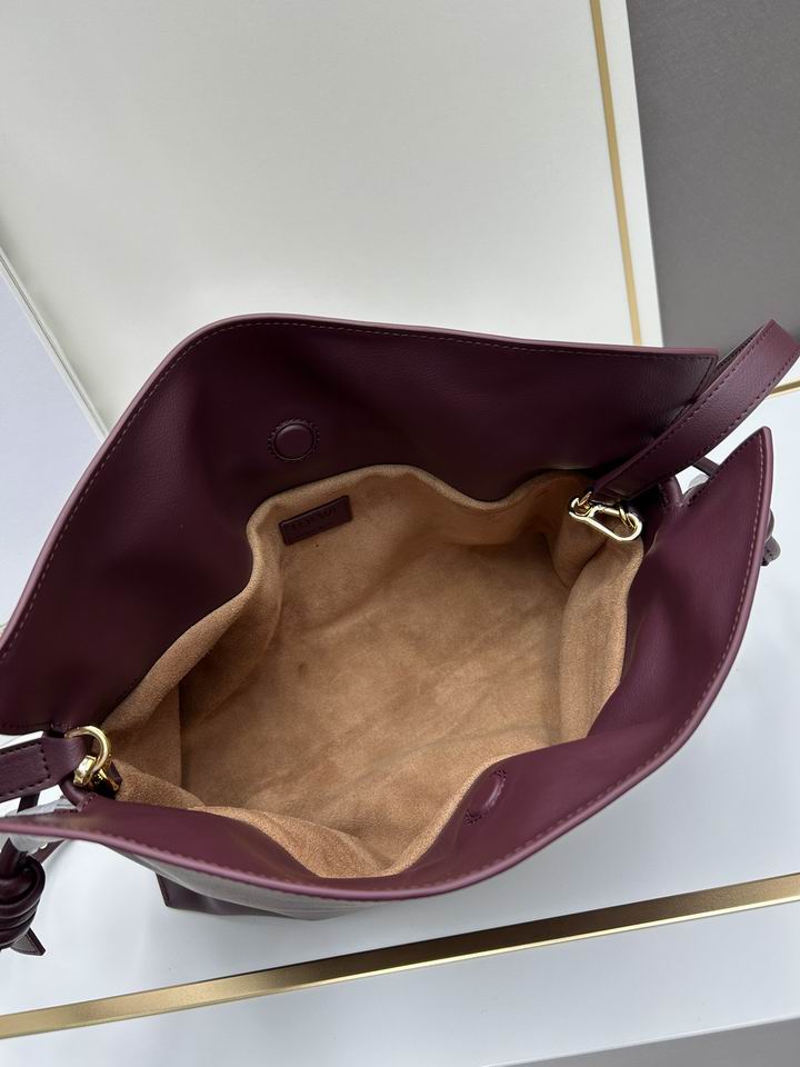 Loewe S062 30x24.5x10.5cm jj_1