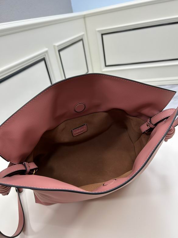 Loewe S062 30x24.5x10.5cm ww (1)