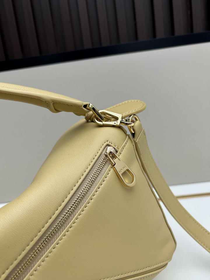 Loewe S25050527 24x16 5x10 5cm jj2_1