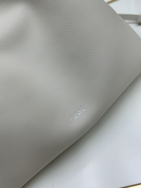 Loewe S063 22 5x18x9cm jj1_1
