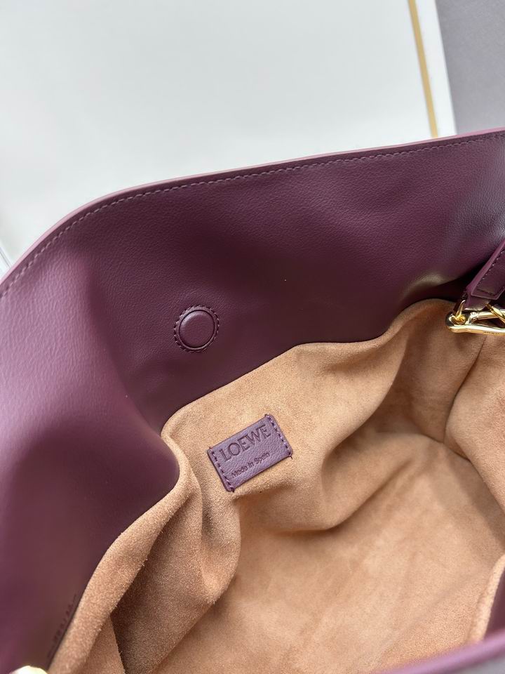 Loewe S062 30x24.5x10.5cm jj_1