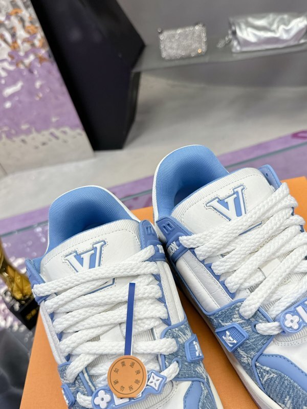LV 0077