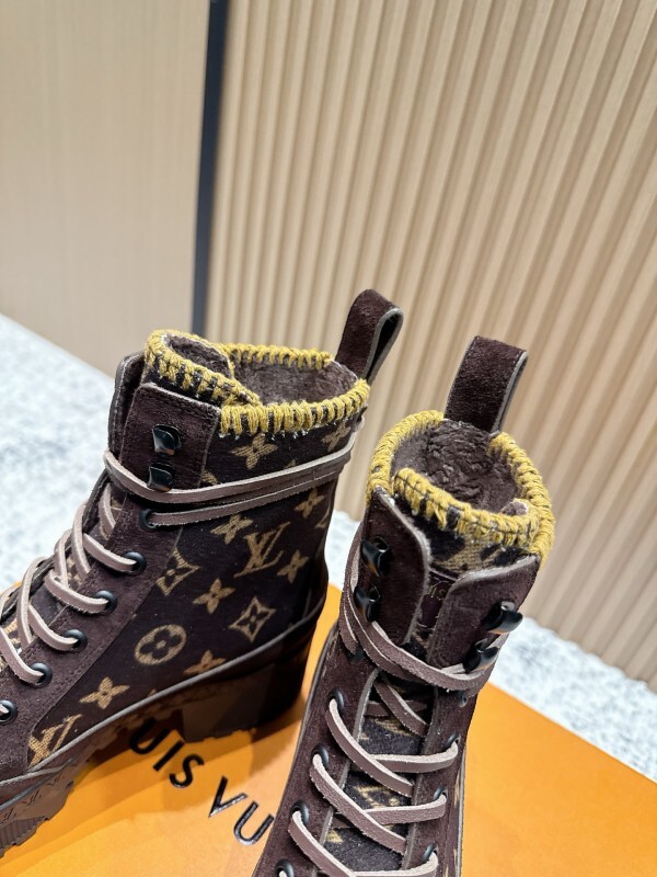 LV 0017