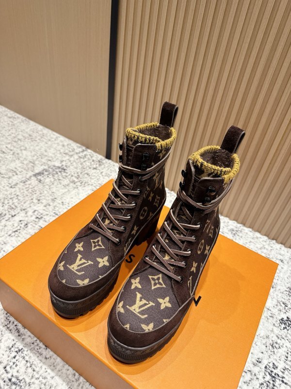 LV 0017