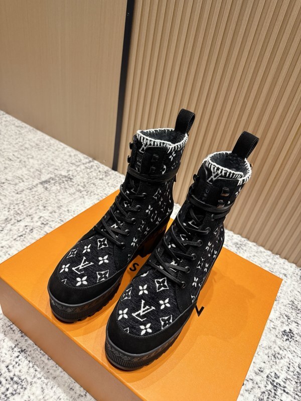 LV 0018
