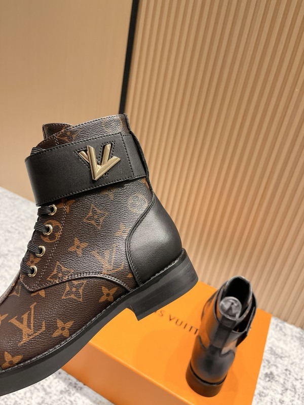 LV 0001