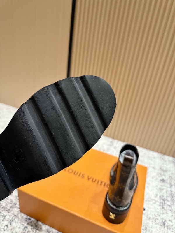 LV 0010