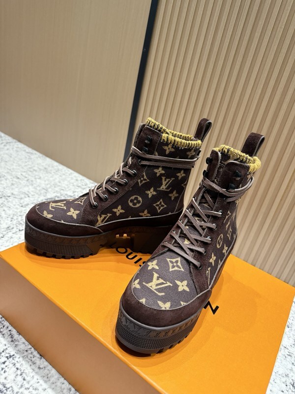 LV 0017
