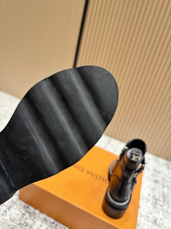 LV 0008