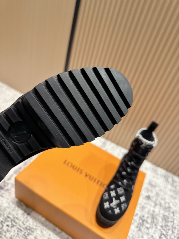 LV 0018
