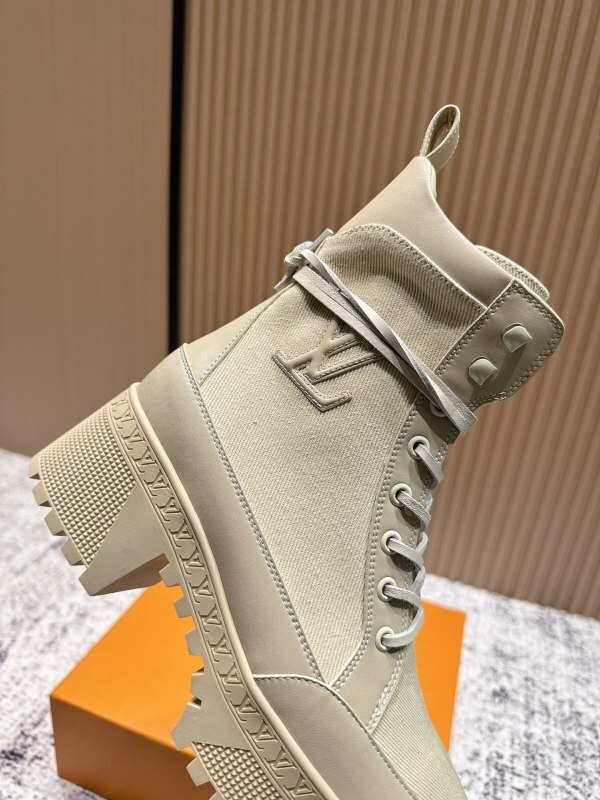 LV 0026