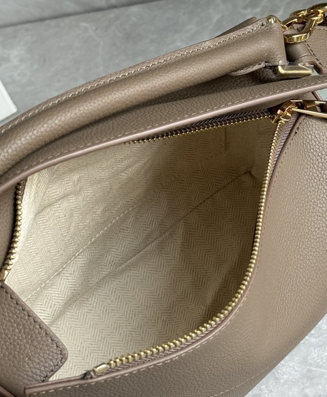 LOEWE 0697